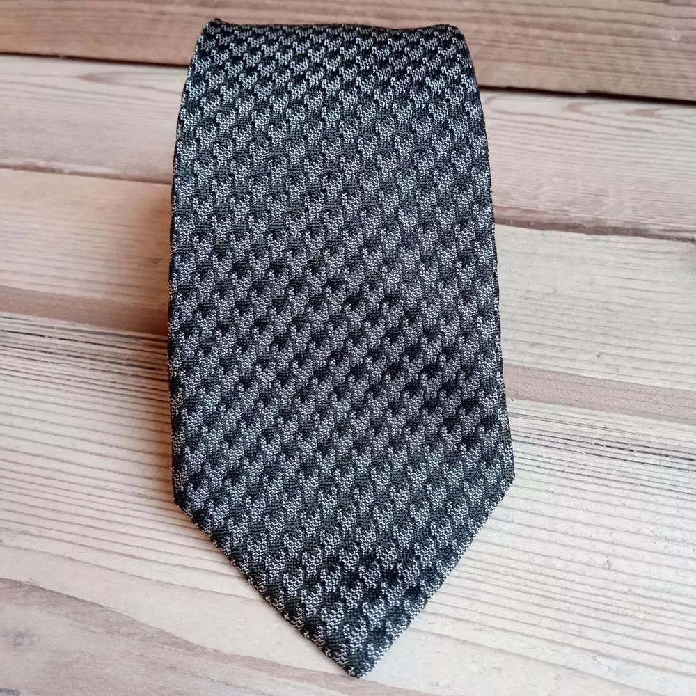 Farlows Houndstooth Silk Tie 5 Farlows Houndstooth Silk Tie - Image 3